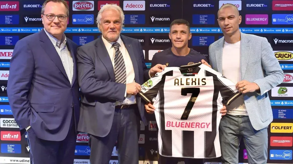Alexis Sánchez con la camiseta de Udinese.