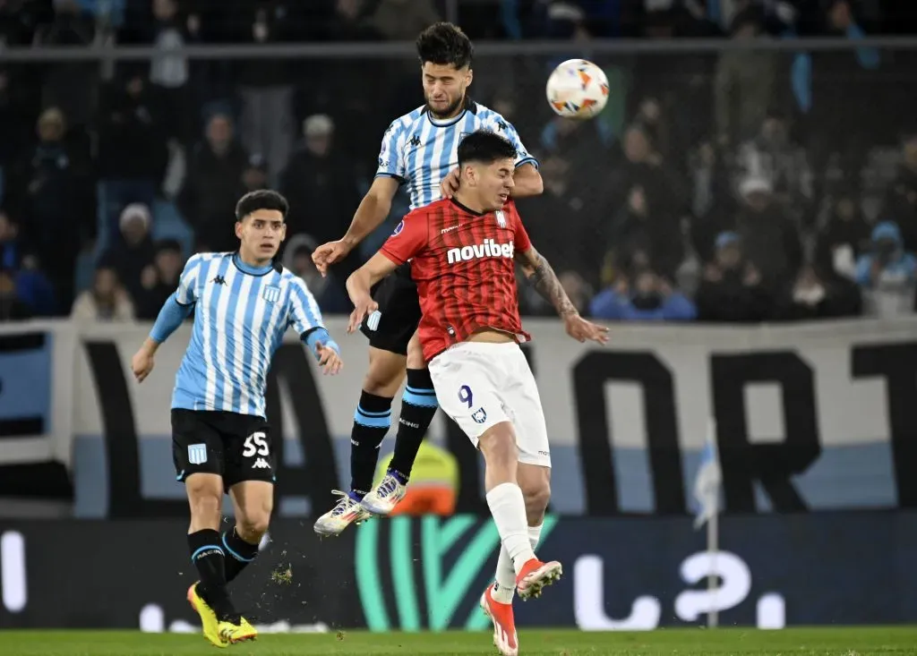 Huachipato sufre con Racing y el VAR en la Copa Sudamericana. Foto: Photosport.