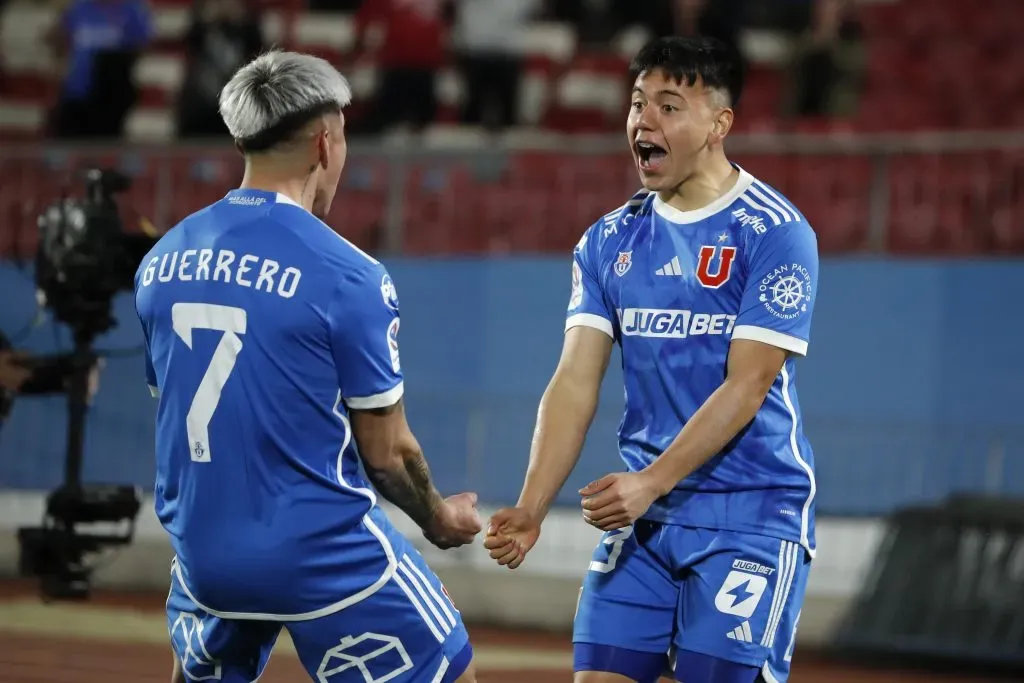 Futbol, Universidad de Chile vs Cobreloa
Fecha 21, Campeonato Nacional 2024.
El jugador de Universidad de Chile Ignacio Vasquez, derecha, celebra su gol contra Cobreloa durante el partido de primera division disputado en el estadio  Nacional en Santiago, Chile.
23/08/2024
Felipe Zanca/Photosport
Football, Universidad de Chile vs Cobreloa
21 th turn, 2024 National Championship.
Universidad de Chile’s player Ignacio Vasquez, right, celebrates his goal against Cobreloa during the first division match held at the  Nacional stadium in Santiago, Chile.
23/08/2024
Felipe Zanca/Photosport