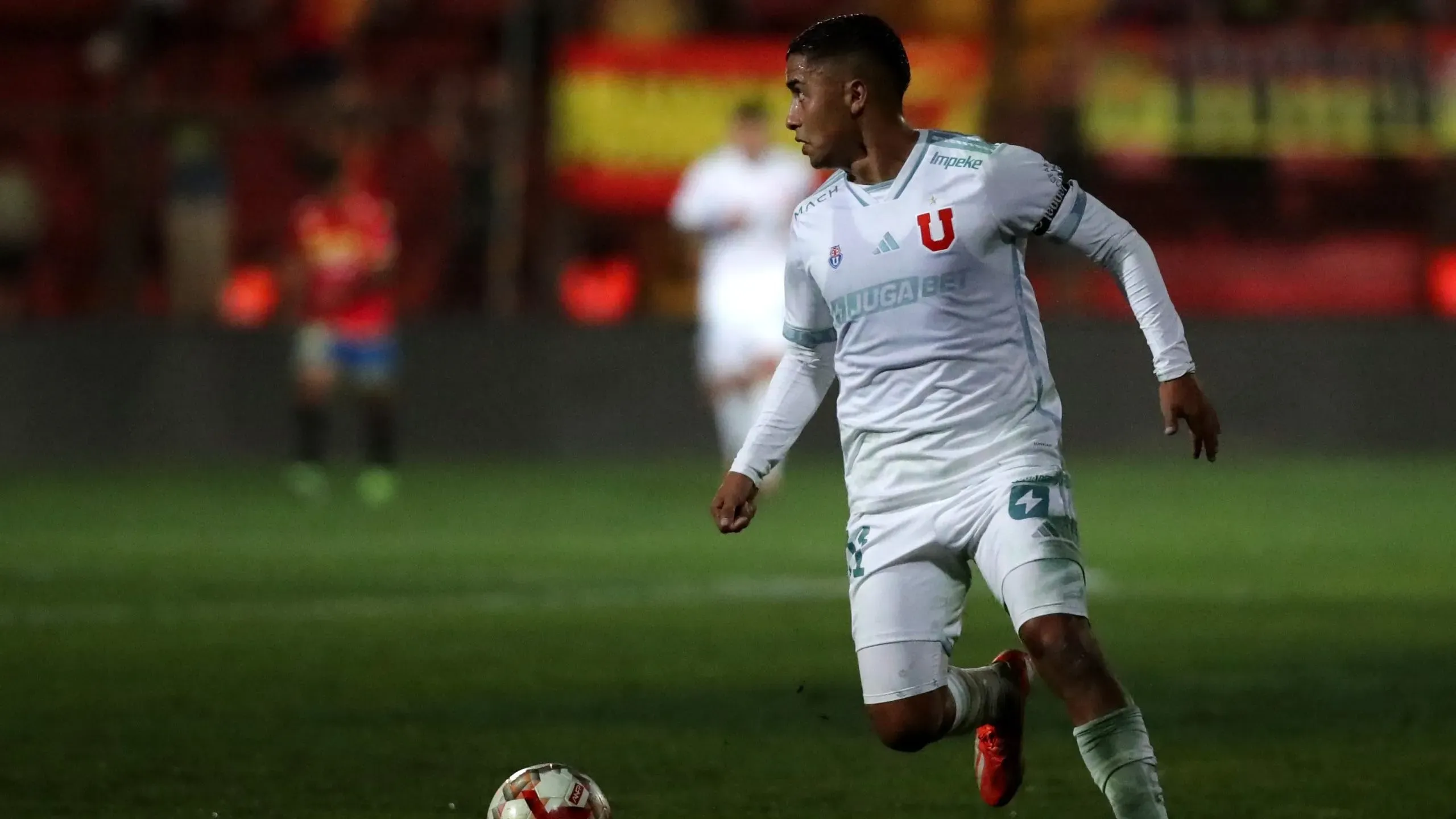 El regreso de Nicolás Guerra a la titularidad será la gran sorpresa en la formación estelar de Universidad de Chile. Foto: Photosport