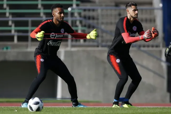 Lawrence Vigouroux volverá a compartir con Gabriel Arias en la Roja. (Andres Pina/Photosport).