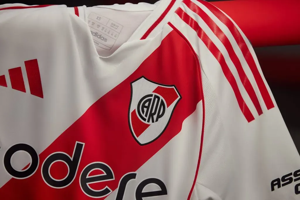 La nueva camiseta del Millonario para enfrentara Colo Colo en la Copa Libertadores. | Foto: River Plate.