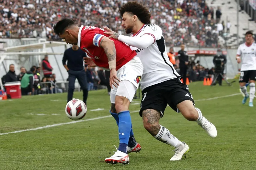 Fernando Zampedri puede marcar su histórico gol con Universidad Católica nada menos que contra Colo Colo y en el Estadio Monumental, donde nunca anotó. Foto. Photosport.