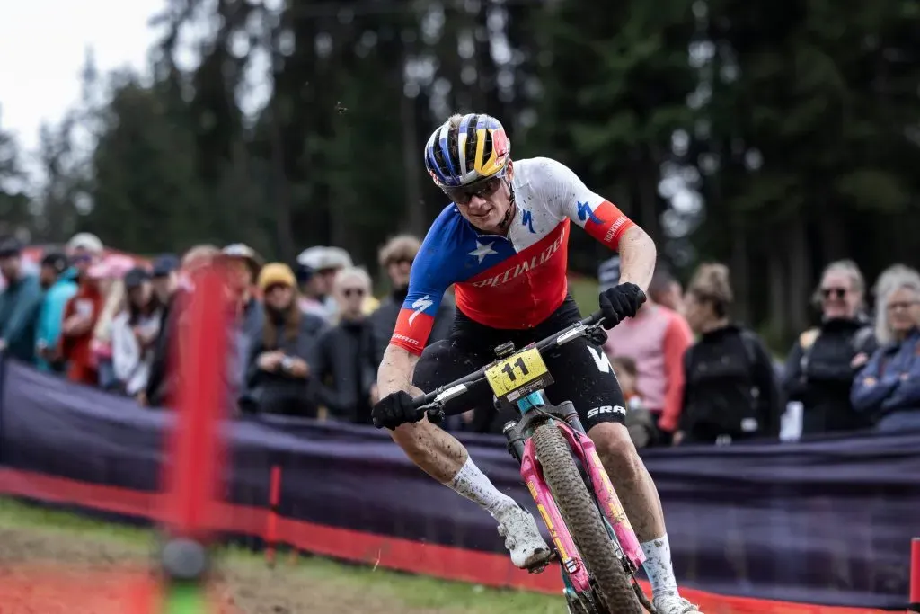 Martin Vidaurredurante la UCI XCO World Cup en Les Gets, Francia. Foto: Karolina Krasinska / Red Bull Content Pool.