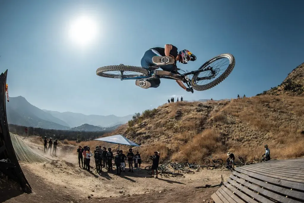 Pedro Burns durante su participación en Red Bull Del Cerro Al Barrio. Foto: Luis Barra / Red Bull Content Pool.