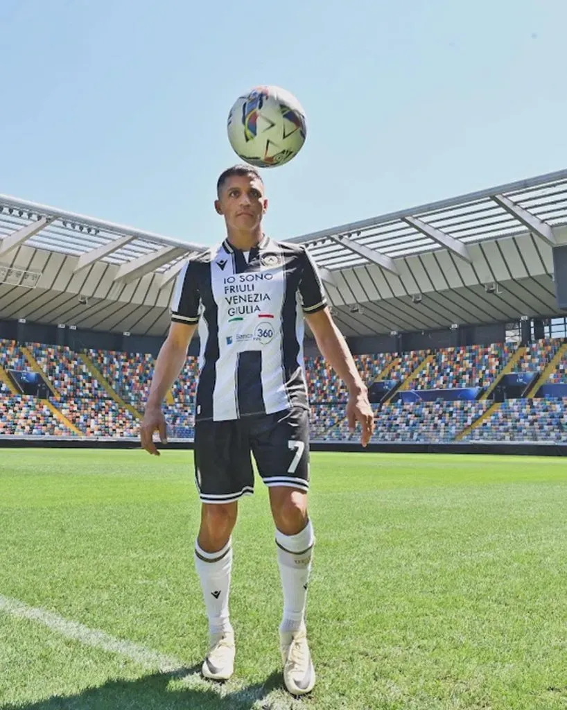 Alexis sigue esperando por su redebut en Udinese.