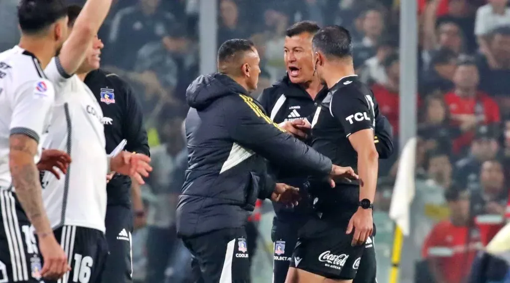 Almirón vivió un minuto de furia con José Cabero.