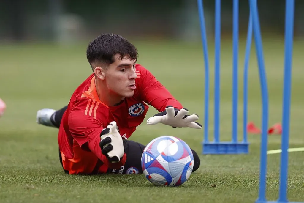 Vicente Reyes entrena con el plantel de Chile de cara a los partidos con Brasil y Colombia, donde nunca pensó estar. Foto: Carlos Parra, Comunicaciones FFCh.