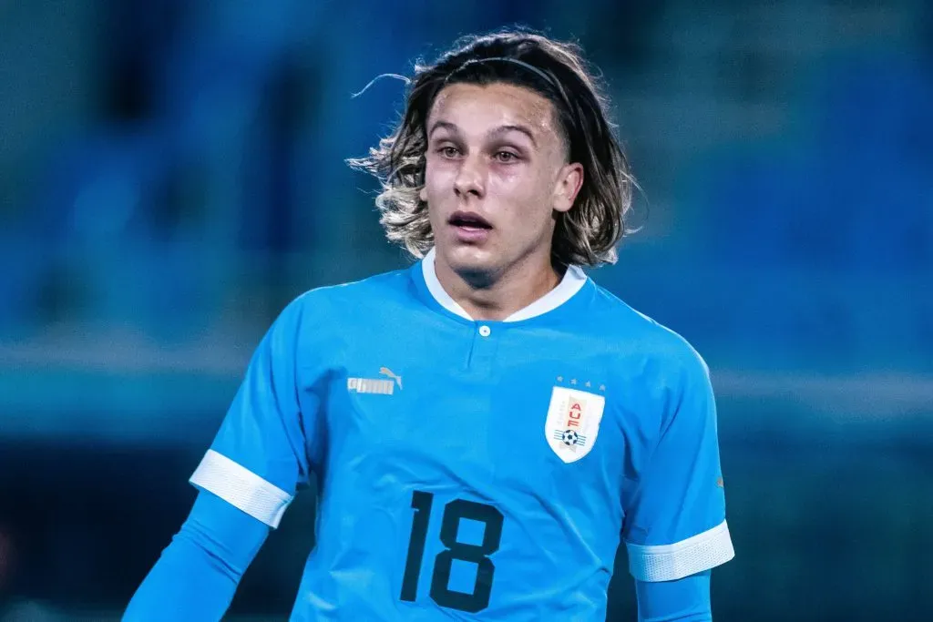 Agustín Canobbio en acción por Uruguay. (Imago).