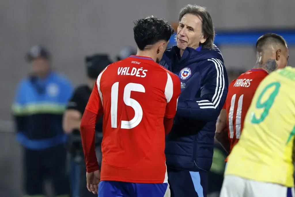 Ricardo Gareca está muy cuestionado en la Roja. Foto: Andres Pina/Photosport