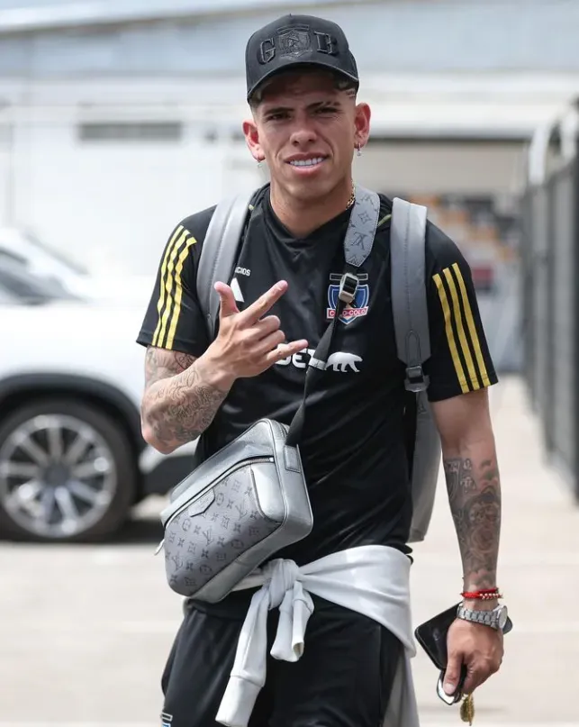 Carlos Palacios viaja a esta hora con el plantel de Colo Colo para el partido con Unión La Calera. Foto: Photosport.