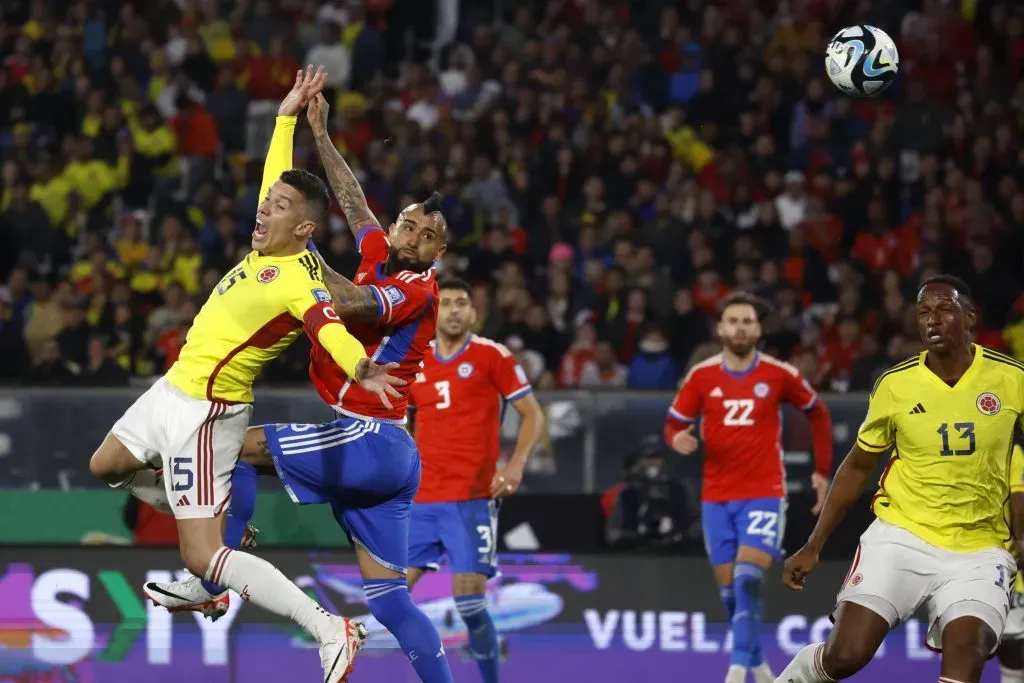 Arturo Vidal analizó la formación de Chile ante Colombia y sorprendió al cambiar el tono con Ricardo Gareca. Foto: Photosport.