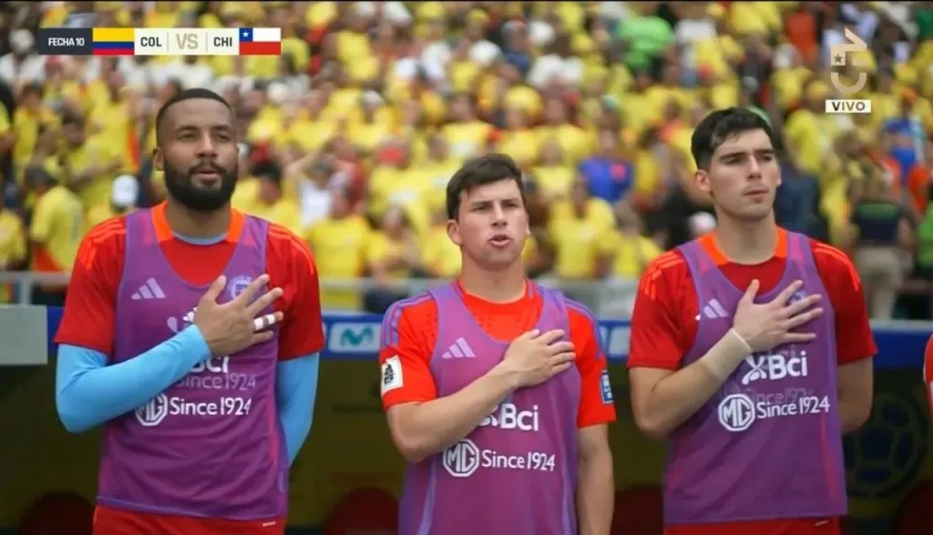 Los porteros internacionales de la Roja cantan por Chile.