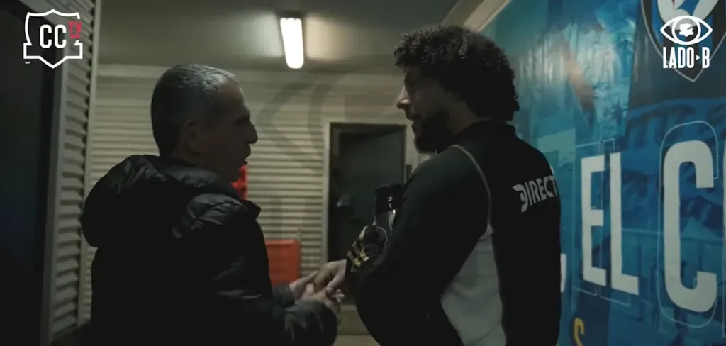 La gratitud de Falcón con un funcionario de Huachipato. (Captura Lado B | YouTube Colo Colo).