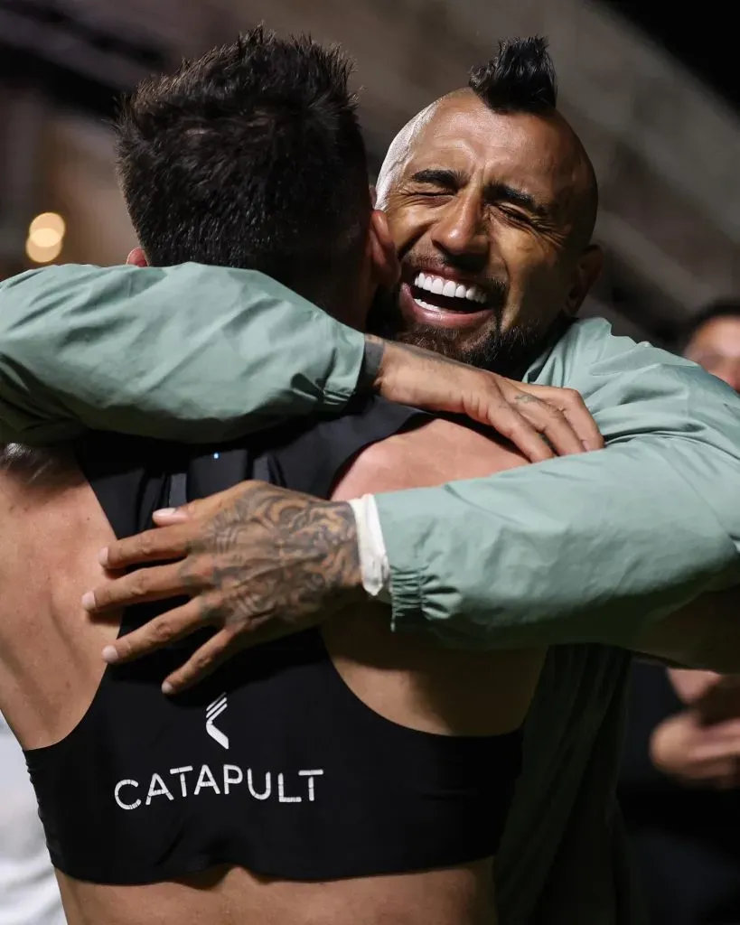 La alegría en el rostro de Arturo Vidal tras ganarle a La Calera (Foto: Colo Colo)
