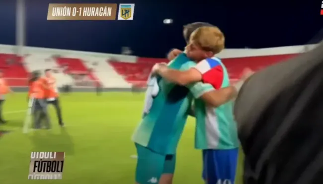 Galíndez le regaló un short al arquero juvenil del rival de turno de su equipo. (Captura ESPN Fútbol 1).