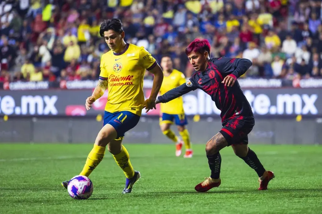 Víctor Dávila en acción ante Xolos de Tijuana. (Foto: Carlos Heredia | Imago).