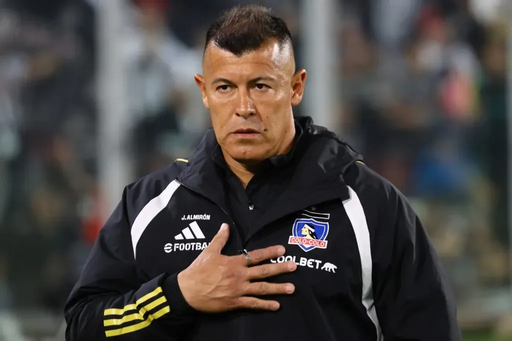 Jorge Almirón tiene varios inconvenientes que resolver. (Marcelo Hernandez/Photosport).