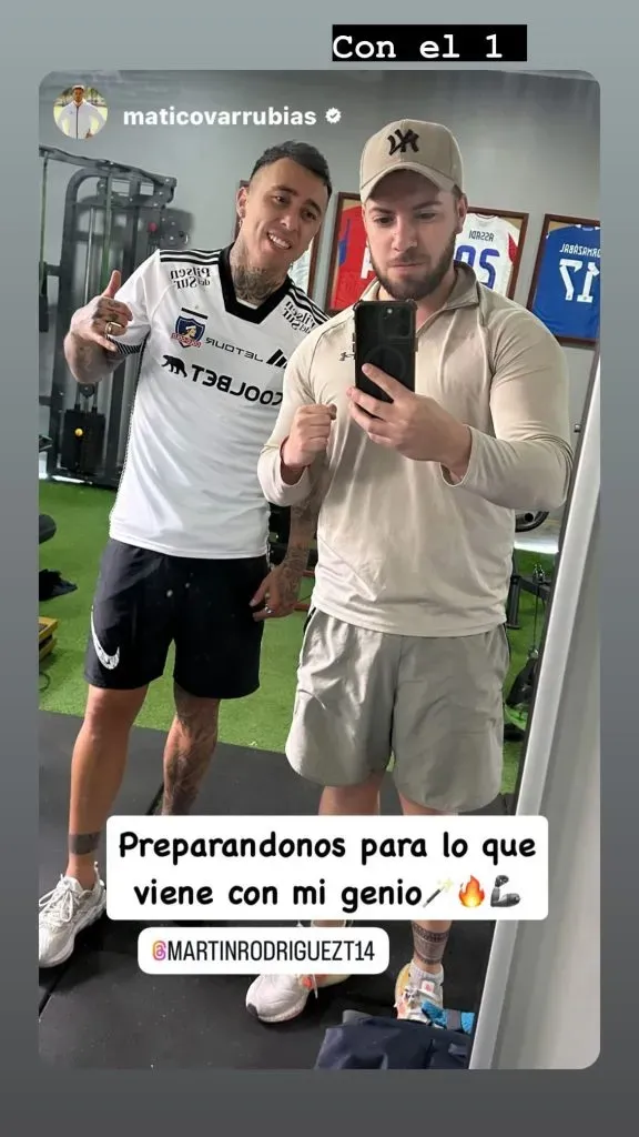La postal de Martín Rodriguez con la camiseta de Colo Colo