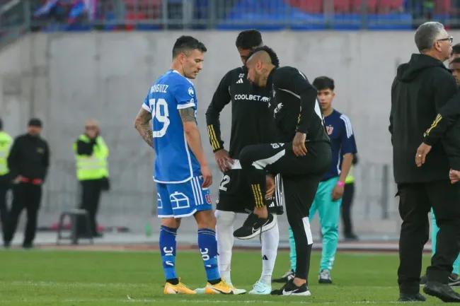 Arturo Vidal y Charles Aránguiz cumplieron el deseo de sus hinchas al volver a Colo Colo y la U respectivamente. | Foto: Photosport.