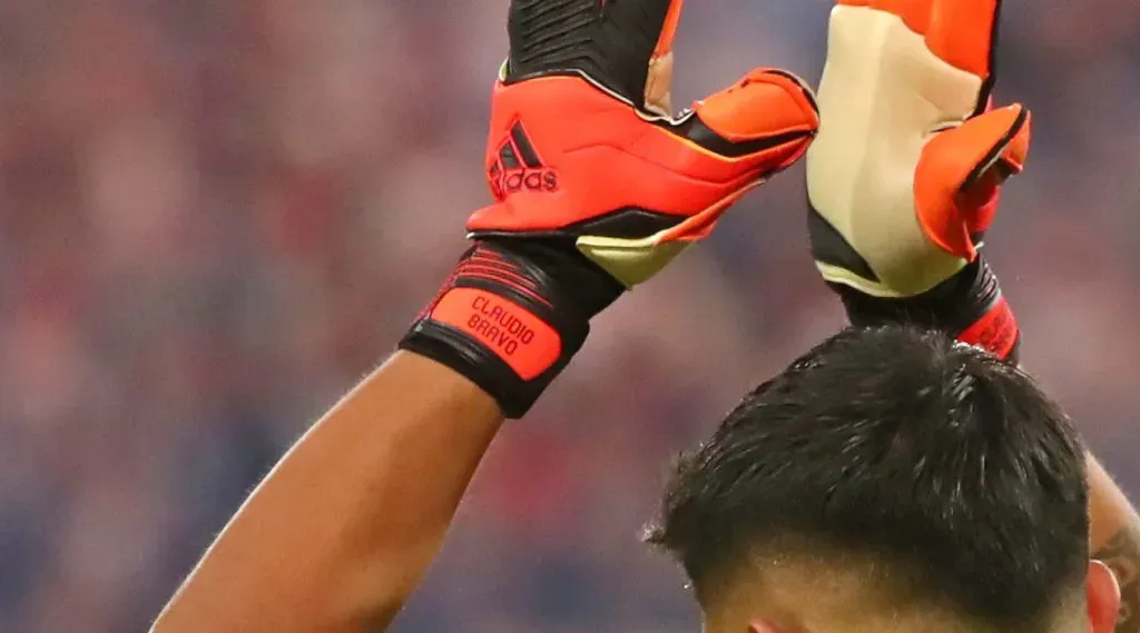 Los guantes que usó Brayan Cortés en el Colo Colo vs Deportes Iquique. | Foto: Photosport.