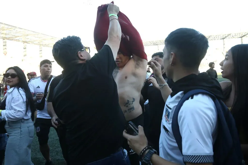 El festejo del DT de Colo Colo. (Javier Salvo/Photosport).