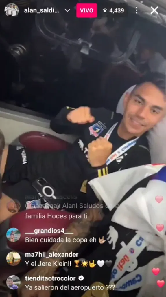 Vicente Pizarro gozó como cabro chico con una nueva estrella de Colo Colo. (Captura Instagram Alan Saldivia).