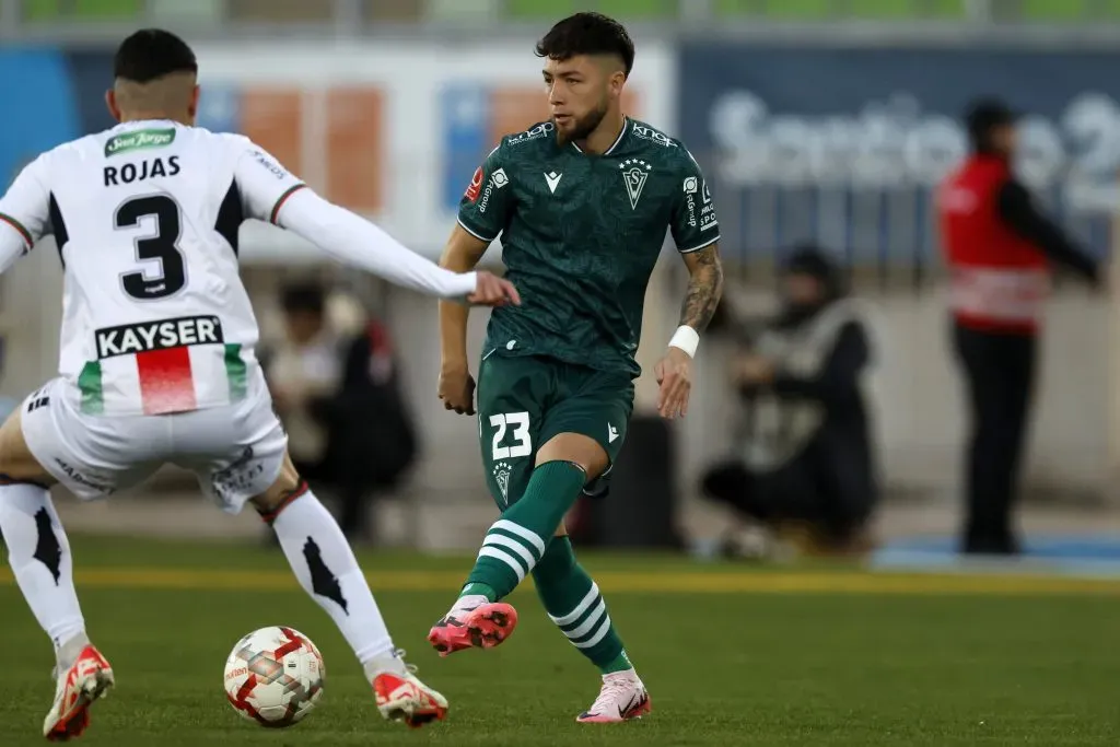 Jason León ante Palestino, su nuevo club en el fútbol chileno. (Andres Pina/Photosport).