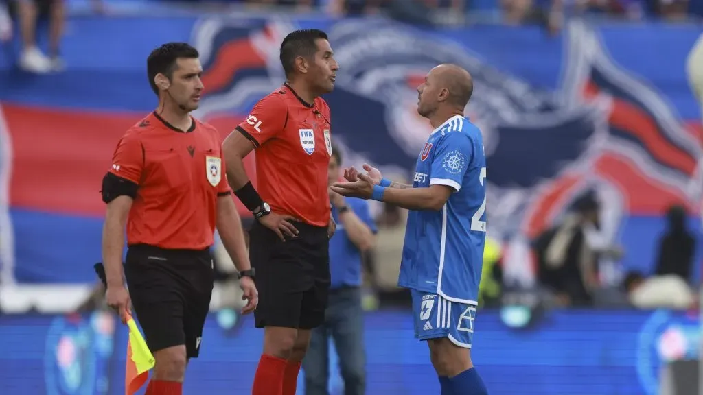 Díaz se molestó por el arbitraje de Gilabert