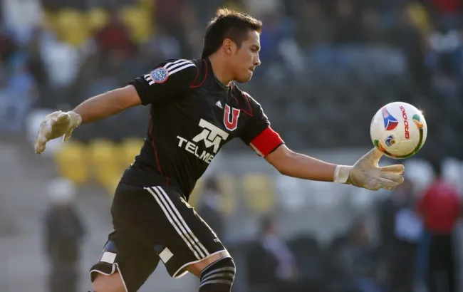 Miguel Pinto jugó 159 partidos en Universidad de Chile. (ANDRES PINA/PHOTOSPORT).