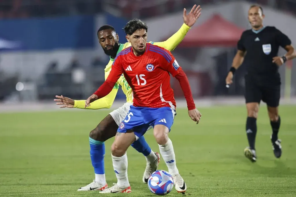 Diego Valdés fue titular de los últimos duelos de la Roja.