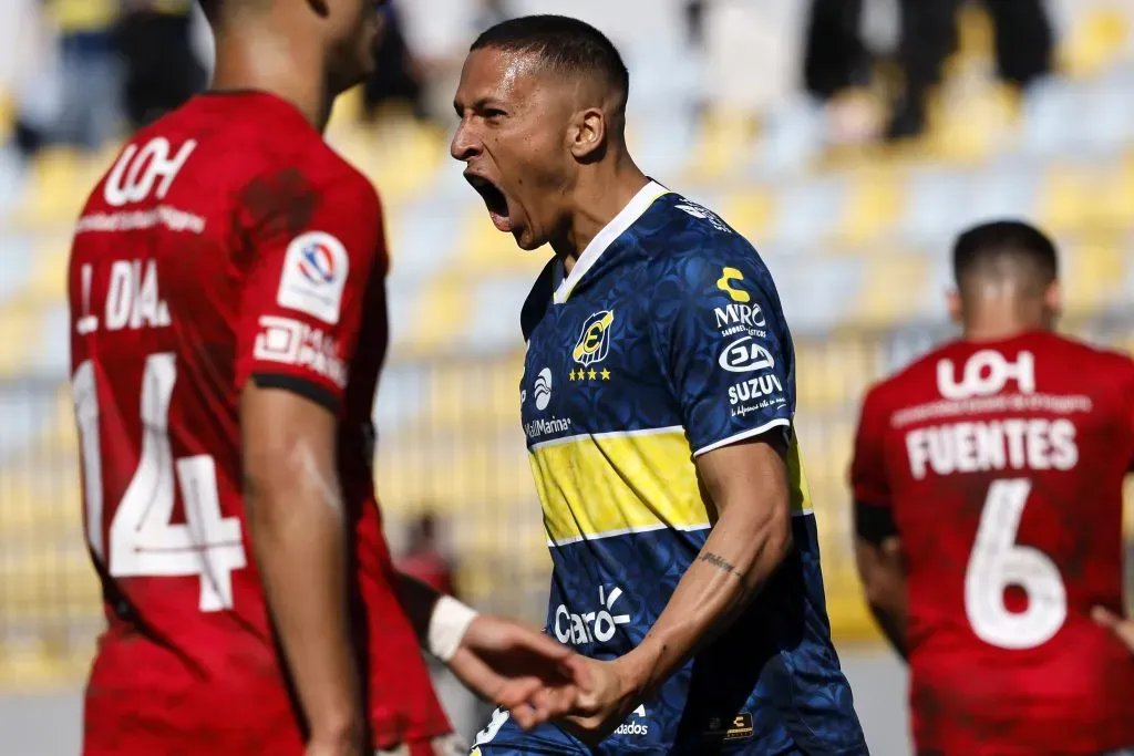 Kevin Méndez celebra ante O’Higgins. (Andres Pina/Photopsort).