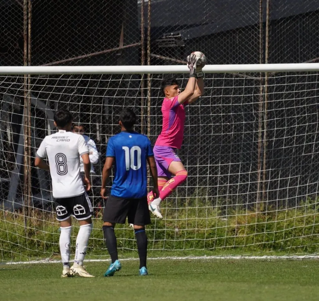 Eduardo Villanueva en acción por el equipo de proyección de Colo Colo. (Captura Instagram).