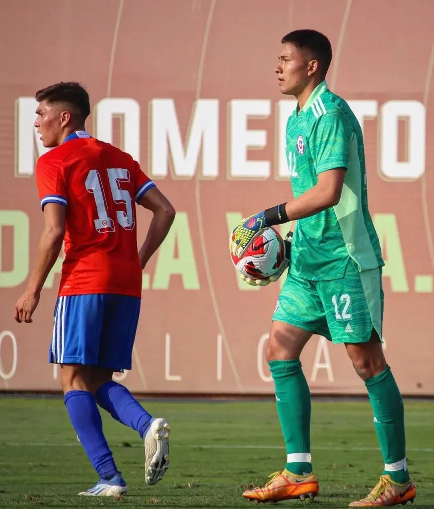 Eduardo Villanueva en la Roja Sub 20. Se perdió el Sudamericano por lesión. (Foto: Comunicaciones FFCh).