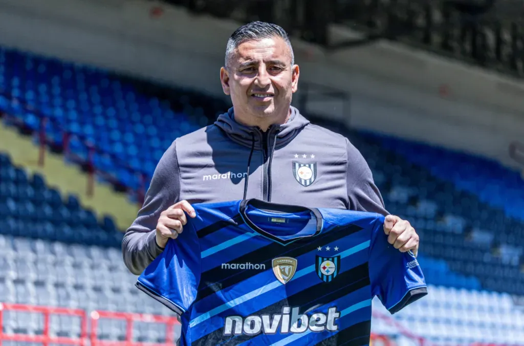 Jaime García como DT de Huachipato.