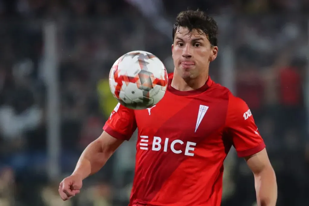 Gonzalo Tapia, con un pie fuera de U. Católica, está en el Top 10 de los más valiosos del fútbol chileno | Photosport