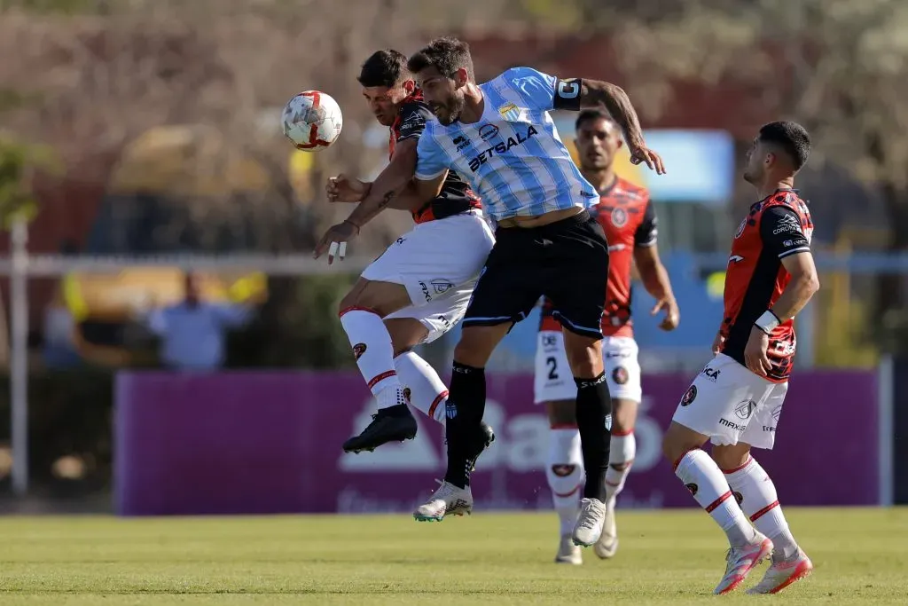 Limache ganó en San Bernardo. Foto: Javier Torres/Photosport