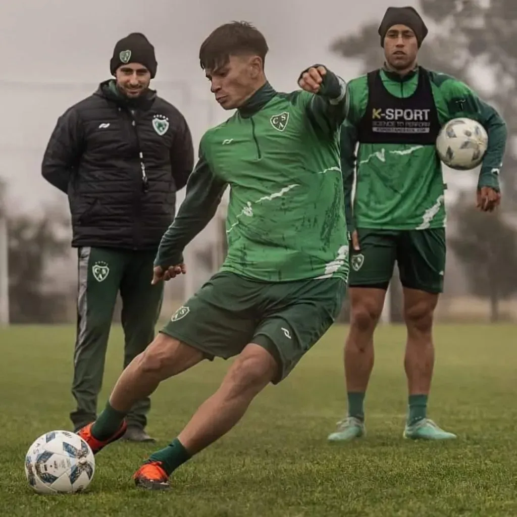 Franco Calderón en acción por Sarmiento de Junín. (Foto: Instagram).