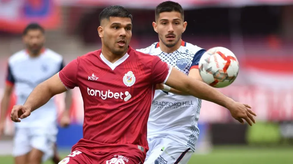 Lionel Altamirano, el goleador de la B, llega a Primera División con un nuevo club y se olvida de La Serena. Foto: Photosport.