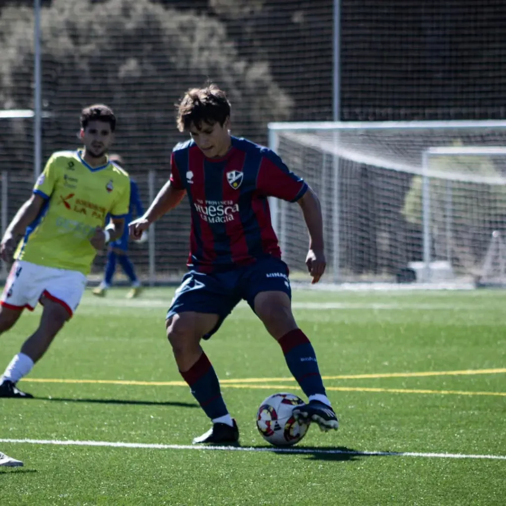 Willy Chatiliez en acción por el Huesca. (Captura Instagram).