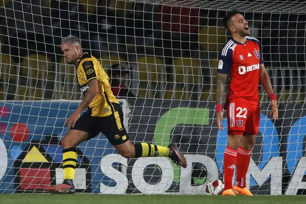 Rodrigo Holgado celebra un gol ante Universidad de Chile. (Andrés Piña/Photosport).