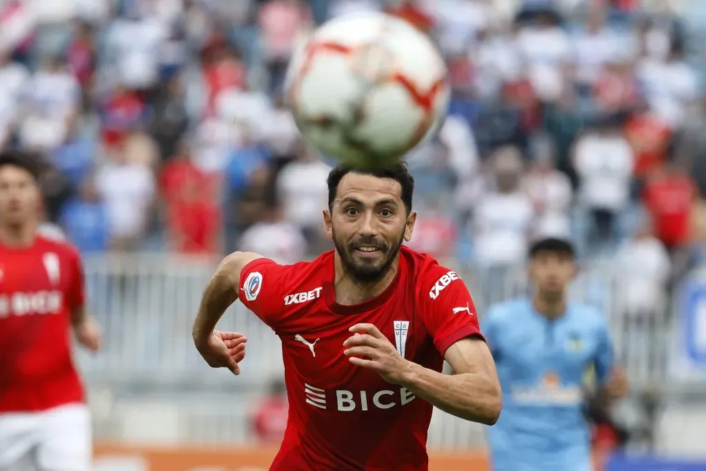 Cristián Cuevas seguirá en Universidad Católica de cara a la temporada 2025. | Foto: Photosport.
