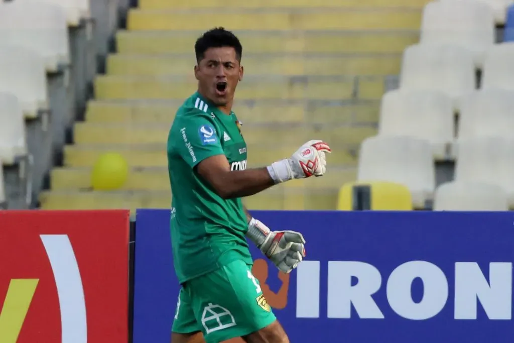 Nery Veloso tuvo una buena temporada en Fernández Vial a pesar del descenso. (Eduardo Fortes/Photosport).