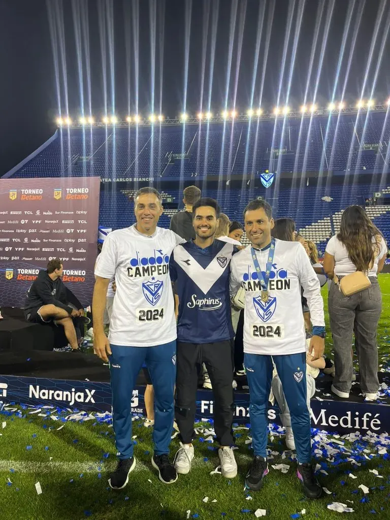 Maxi Quezada (a la derecha) y Leandro Desábato ( a la izquierda), dos miembros del staff de Gustavo Quinteros. (Foto: cedida).