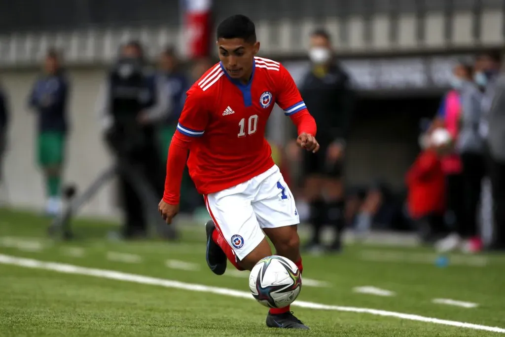 Jordhy Thompson con la camiseta de la Roja Sub 20. (Andrés Piña/Photosport).