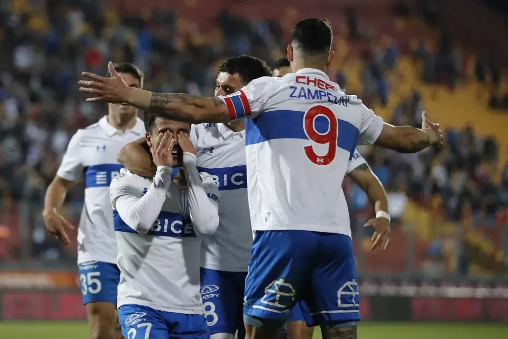 PedFutbol, Universidad Catolica vs Nublense. Fecha 22, campeonato Nacional 2023. El jugador de Universidad Catolica Jorge Ortiz, centro , celebra su gol contra Nublense durante el partido de primera division disputado en el estadio Santa Laura en Santiago, Chile. 26/08/2023 Felipe Zanca/Photosport Football, Universidad Catolica vs Nublense. 22th turn, 2023 National Championship. Universidad Catolica’s player Jorge Ortiz, center, celebrates his goal against Nublense during the first division match at the Santa Laura in Santiago, Chile. 26/08/2023 Felipe Zanca/Photosport