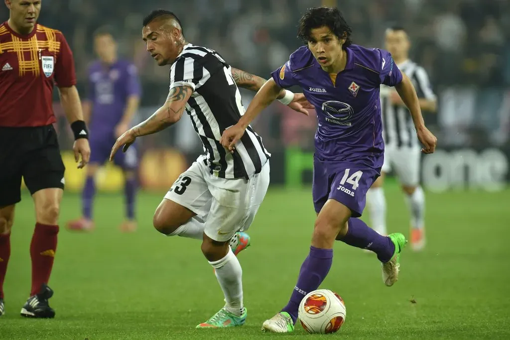 Arturo Vidal y Matias Fernandez durante un duelo de la UEFA Europa League en 2014. (Foto: Valerio Pennicino/Getty Images)