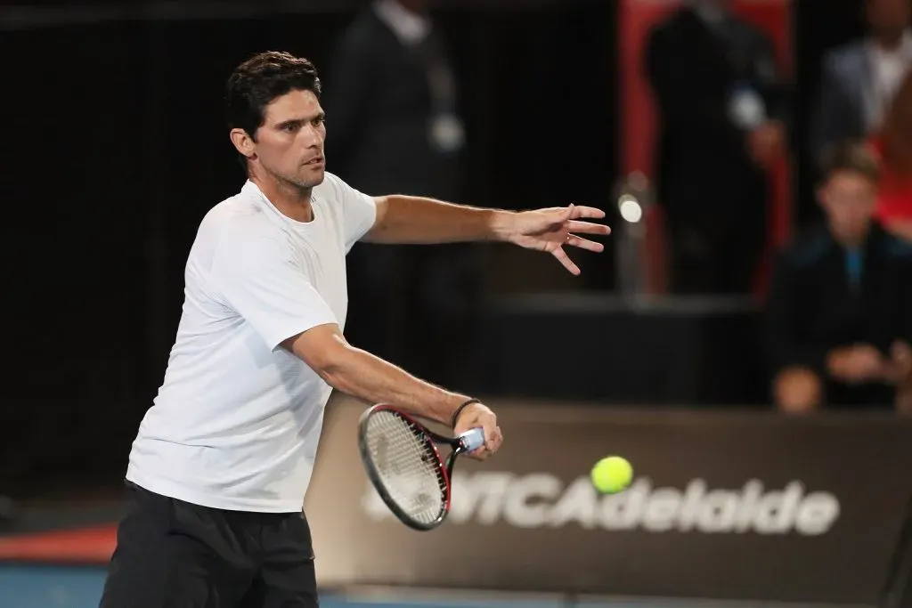 ADELAIDE, AUSTRALIA – 2018: Mark Philippoussis compite en su partido contra Robby Ginepri y Henri Leconte en el tercer día del World Tennis Challenge 2018 en el Memorial Drive (Getty Images)