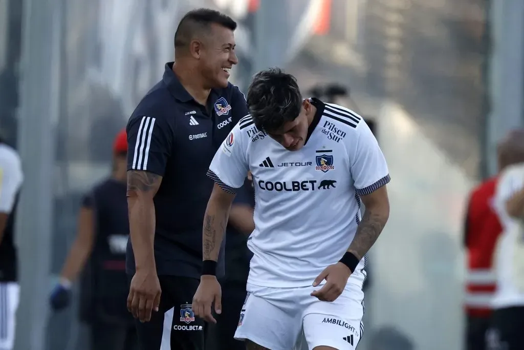 Los albos recibieron el pago por Carlos Palacios… Ahora, buscan a su reemplazante | Photosport
