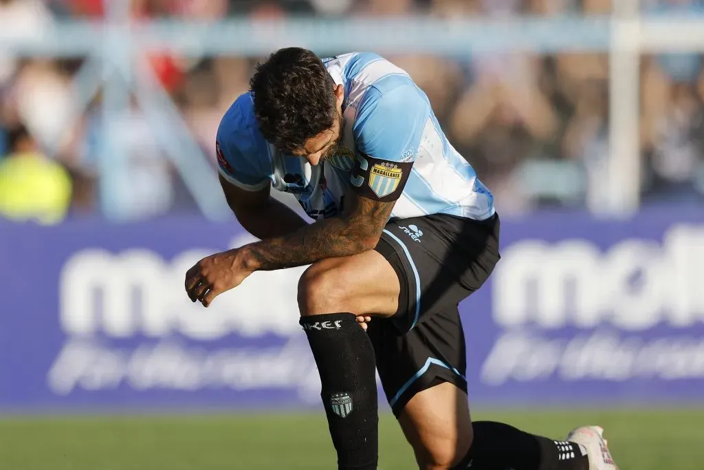Joaquín Larrivey fue el goleador de Magallanes en 2024. (Pepe Alvujar/Photosport).